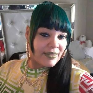 Meet your Posher, Latasha